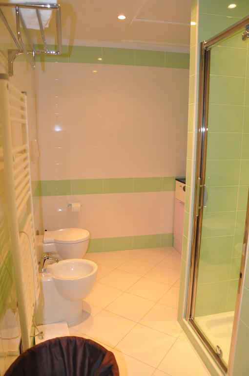 Giardino Dei Colori Dianella Appartamenti Pool Relax &Family Friendly Toscolano Maderno Room photo